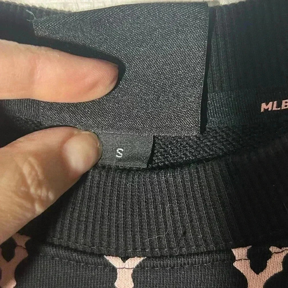 MLB New York YANKEES Monogram Embossed Sweatshirt Small Black & Pink Baseball - Picture 5 of 13